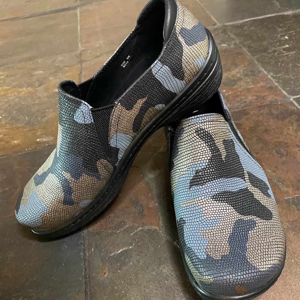 Klogs Footwear Moxy Camo Clogs
